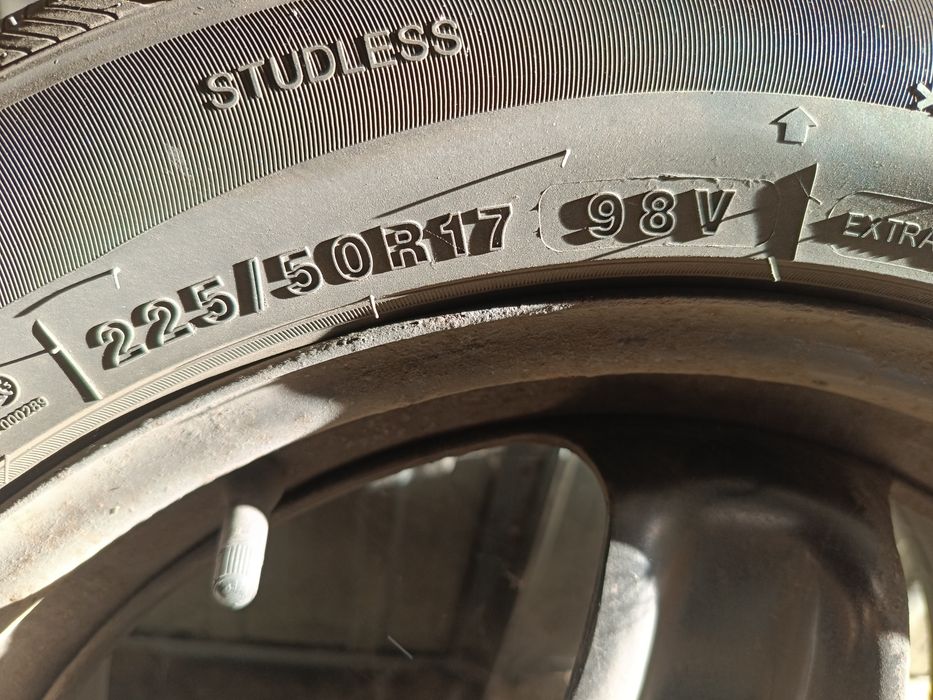 Komplet opony zimowe + felgi strukturalne 17 cali