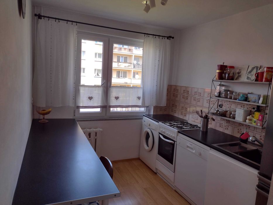 Sprzedam trzypokojowe mieszkanie w Darłowie z dużym balkonem.