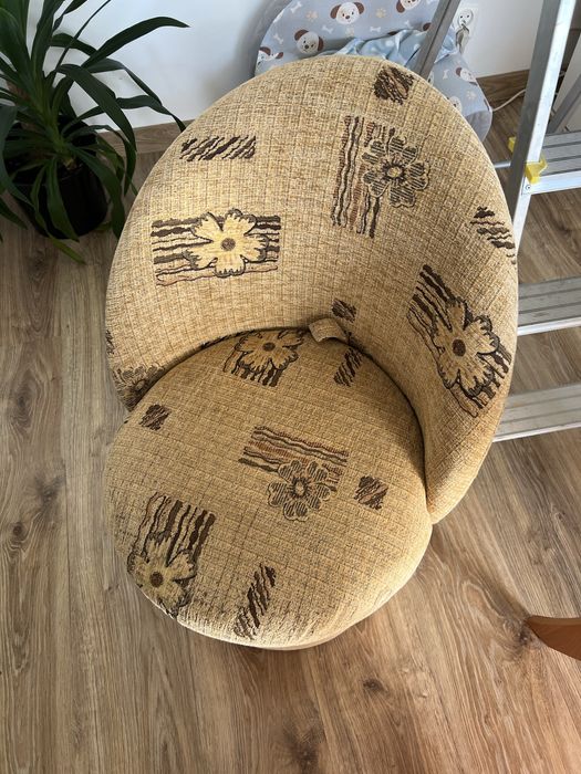 Pufy ze schowkiem i stoliczek