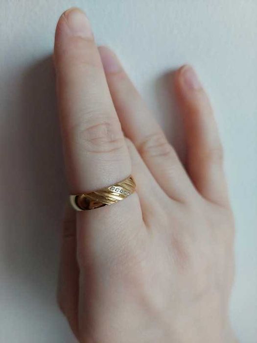 Złota obrączka pierścionek z cyrkoniami 14 15