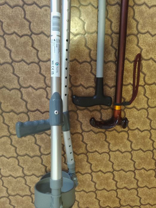 Костыли Германия трость фирменные продам. Новое!