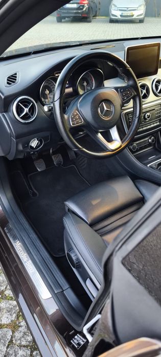 Mercedes CLA 180 D Ano 2015 ( Versao Pack Night )