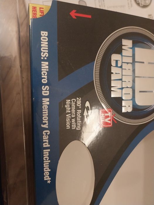 Kamera samochodowa z lusterkiem wstecznym