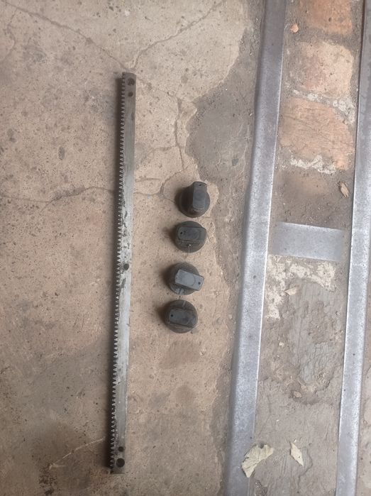 Рейка токарного станка 16у05 і подібних.