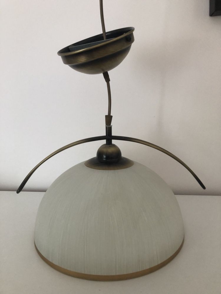 Piękna lampa wisząca stare złoto matowe szkło reg. długość śr. 30cm