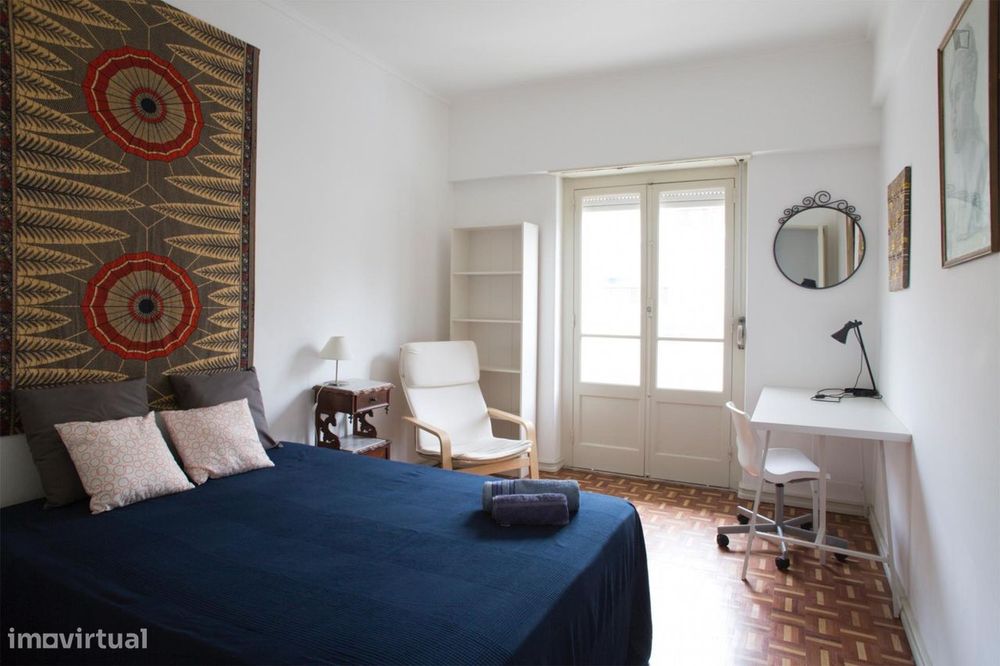 41253 - Quarto com cama de casal, com varanda...