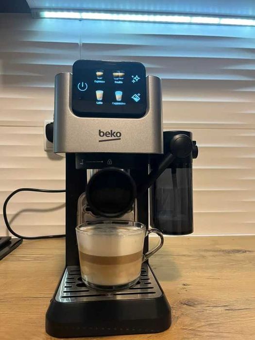 ciśnieniowy ekspres kolbowy Beko Caffeexperto CEP5304X 1628 W czarny