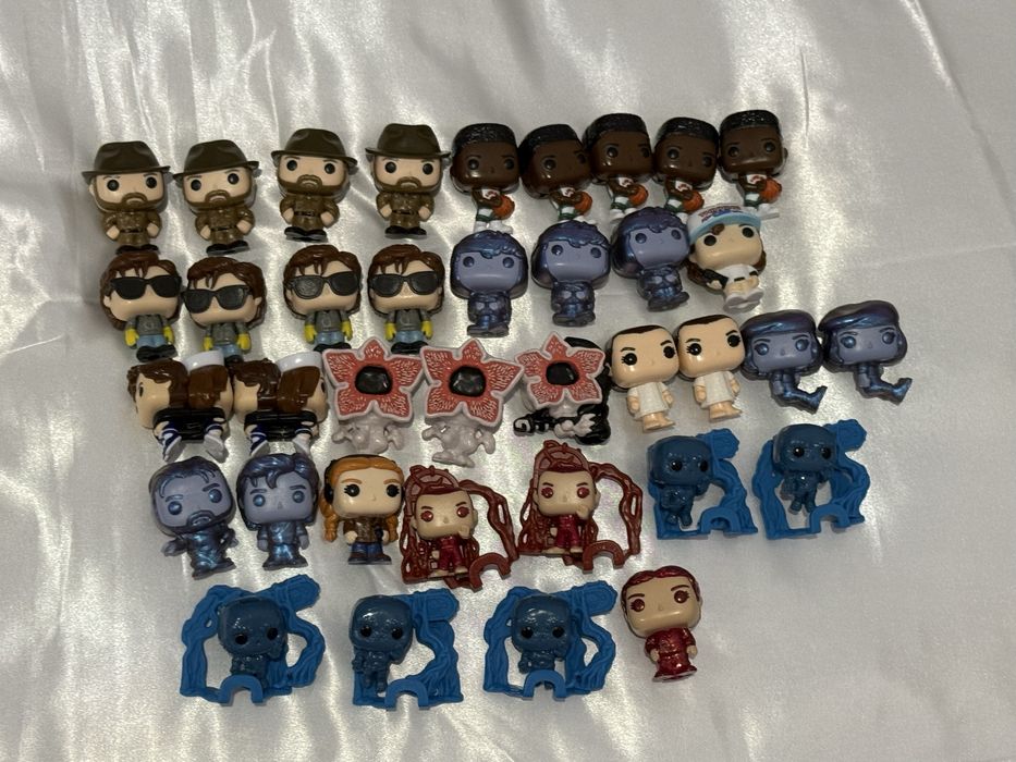 figurki kinder joy stranger things