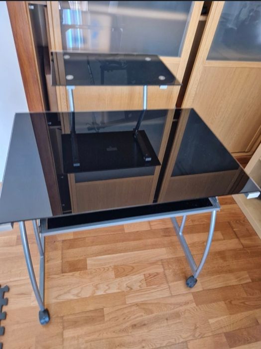 Secretária vidro com rodas