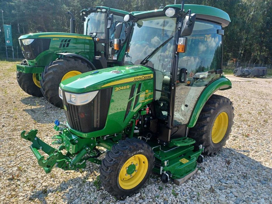 Ciągnik John Deere 3046R