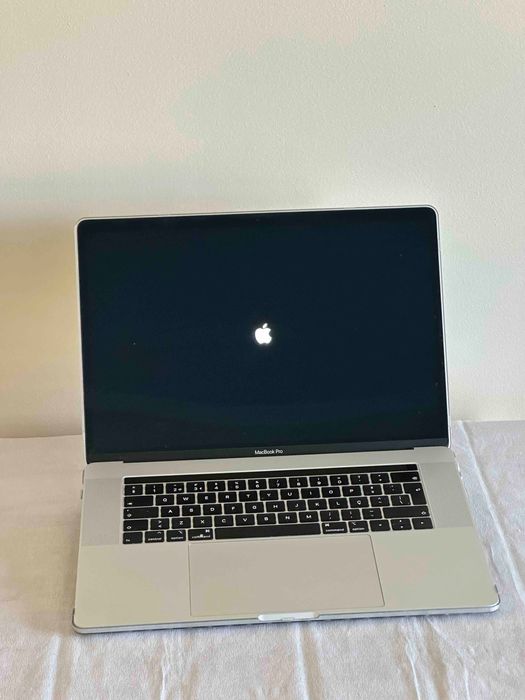 Apple MacBook Pro 15'' 2018 16GB Ram 512GB SSD i7 2,6Ghz