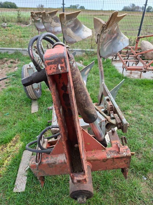 Pług obrotowy 4-skibowy Fenet