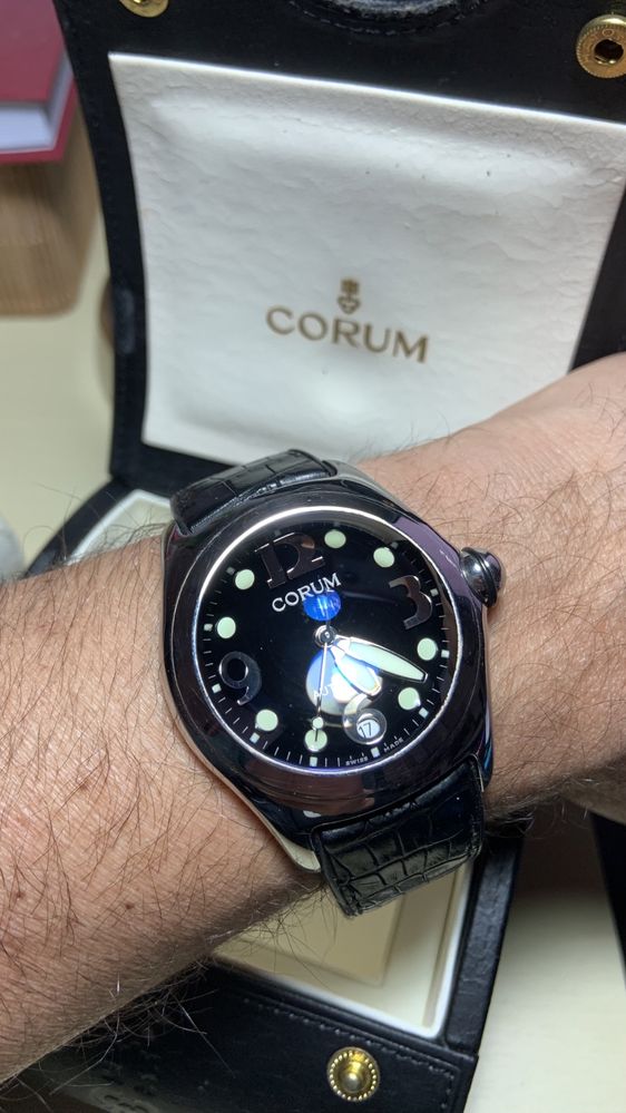 Relógio  Corum Bubble na caixa