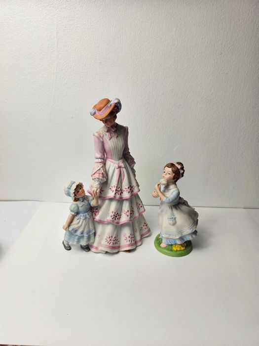Angielska porcelana figurki Brooks & Bentley "Pani z córkami" 22, 13cm