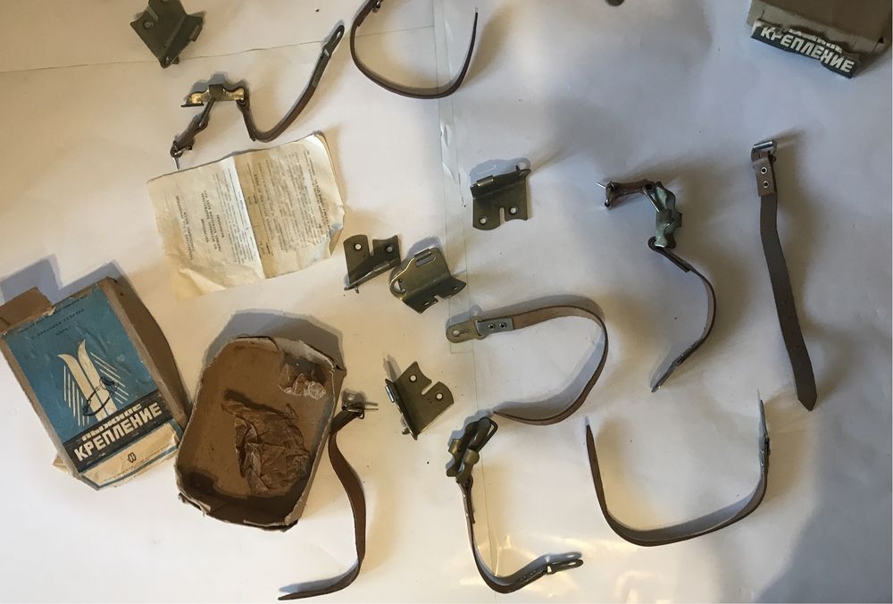 Крепление для основания лыжного снаряжения