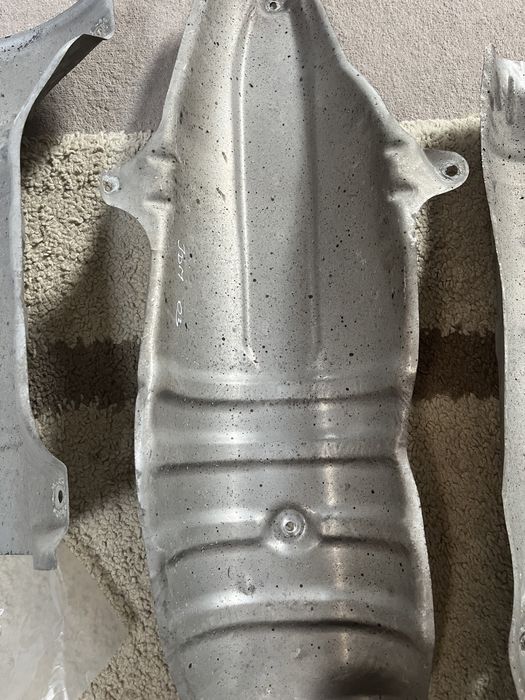 Osłony termiczne wydechu toyota celica 143km 99-