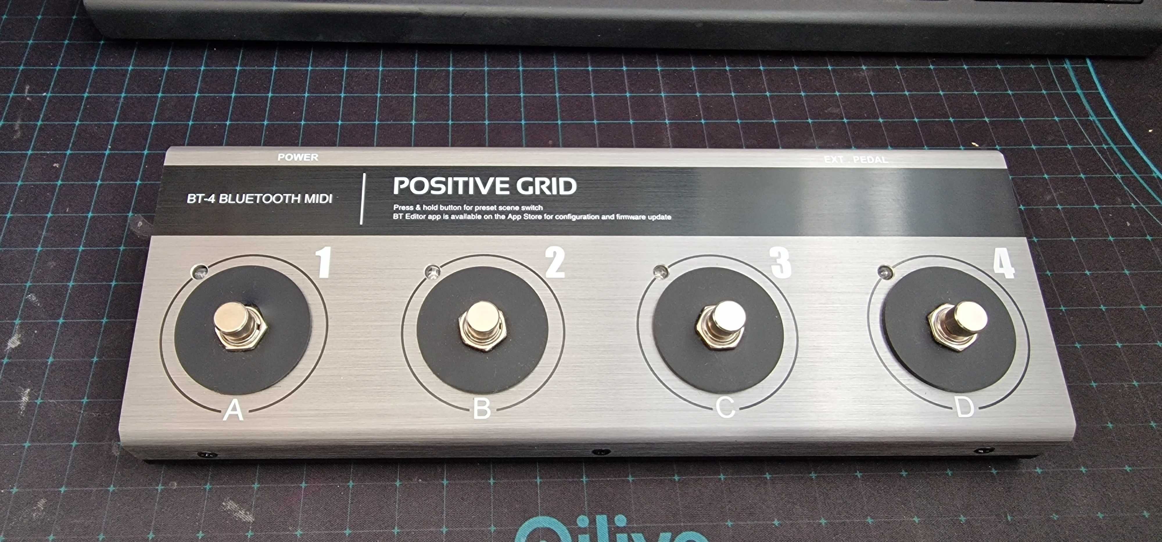 Positive Grid BT4 Bluetooth MIDI Pedalboard