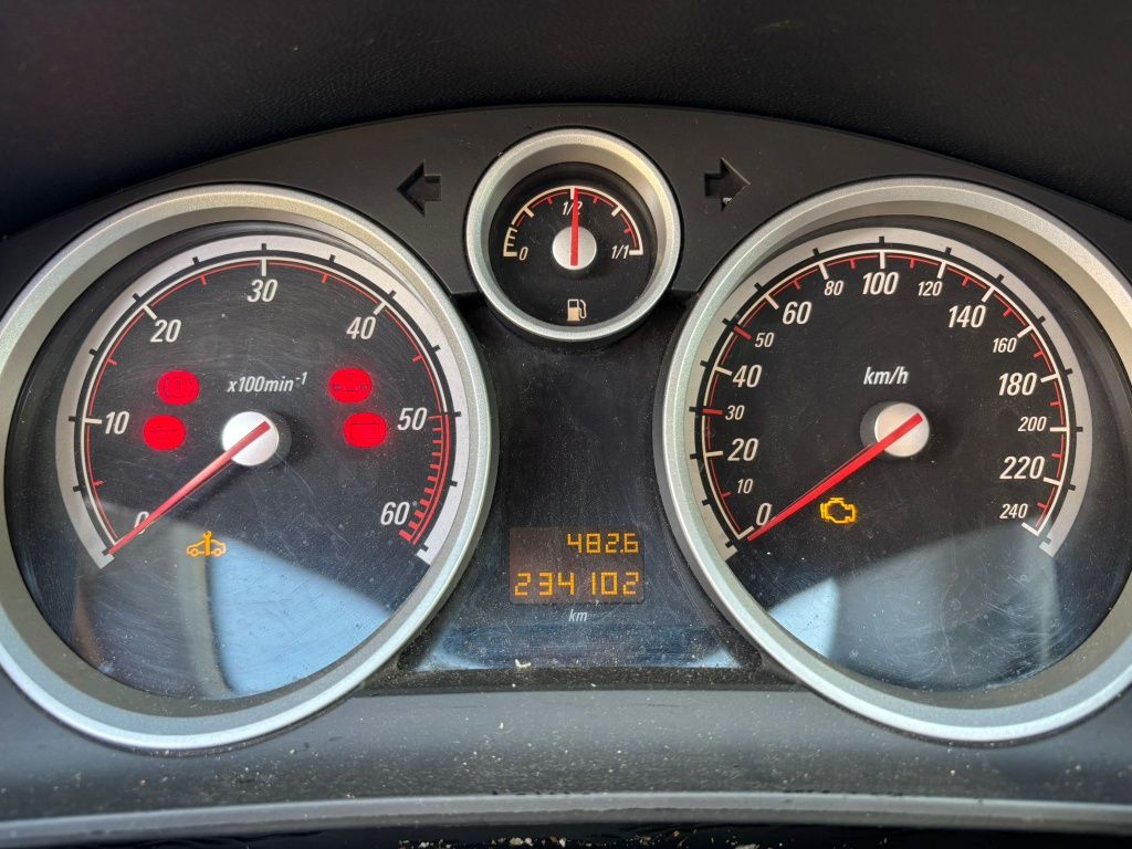 Opel Astra H 1.9CDTI 150km