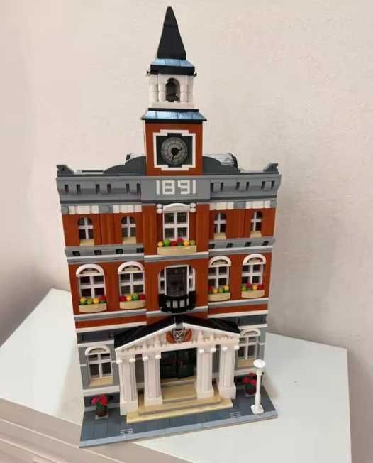 Колекційний  Конструктор «Стара Ратуша» сумісний з Lego 2766 деталей