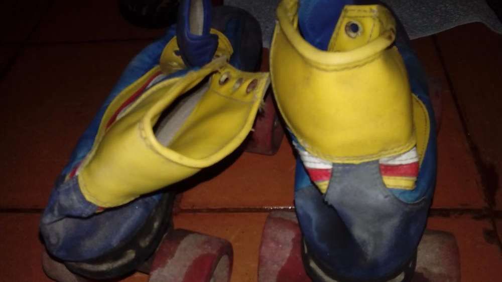 Patins antigos bom estado