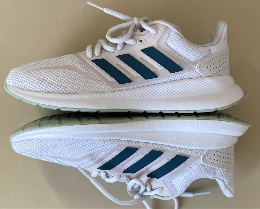 Кросівки Adidas Runfalcon.