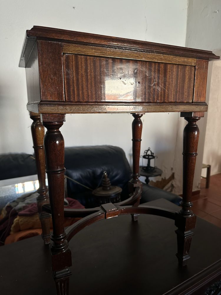 Mesa de cabeceira