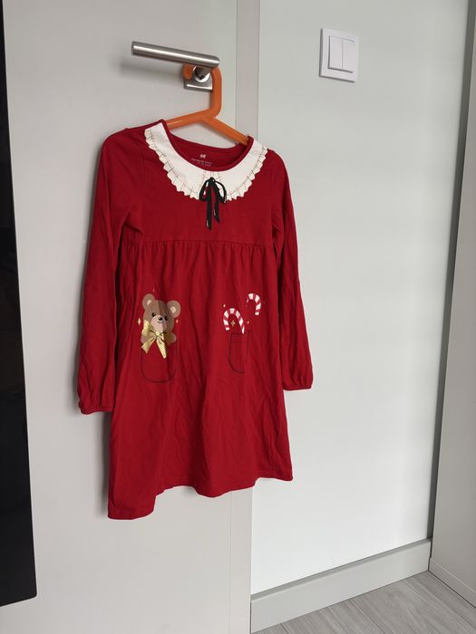 Czerwona sukienka z misiem H&M 122/128