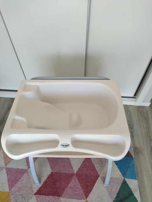 Fraldário com banheira Brevi