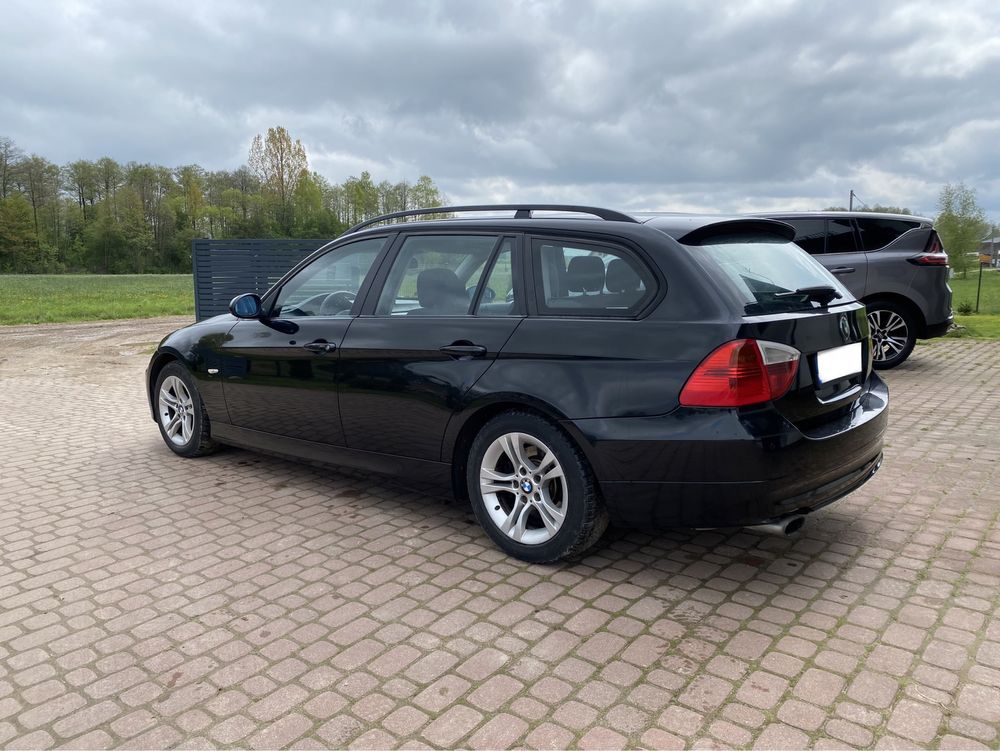 BMW 3 E91 2.0 benzyna z 2007 roku