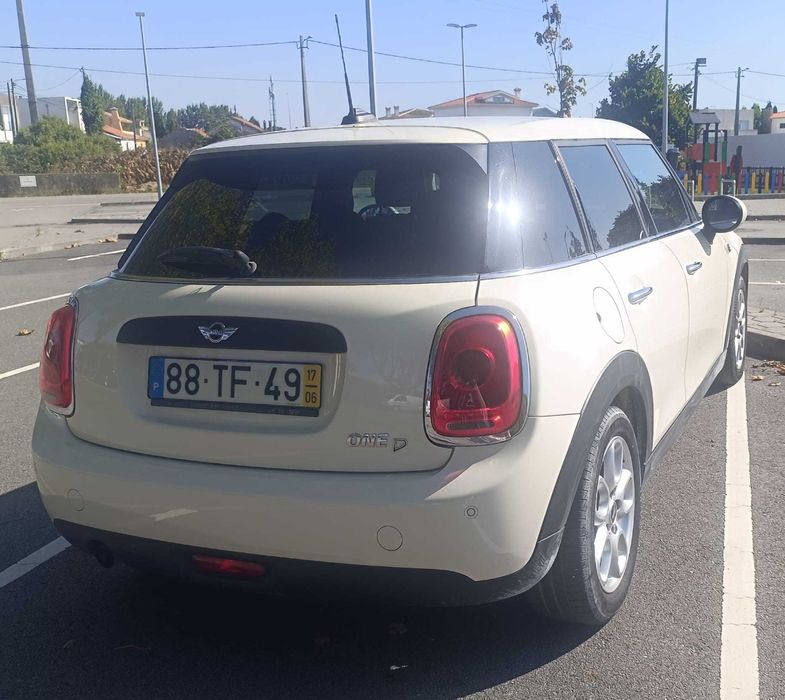 MINI One D 1.5 95cv (2017) – Nacional, Única Dona,  Assitido na marca