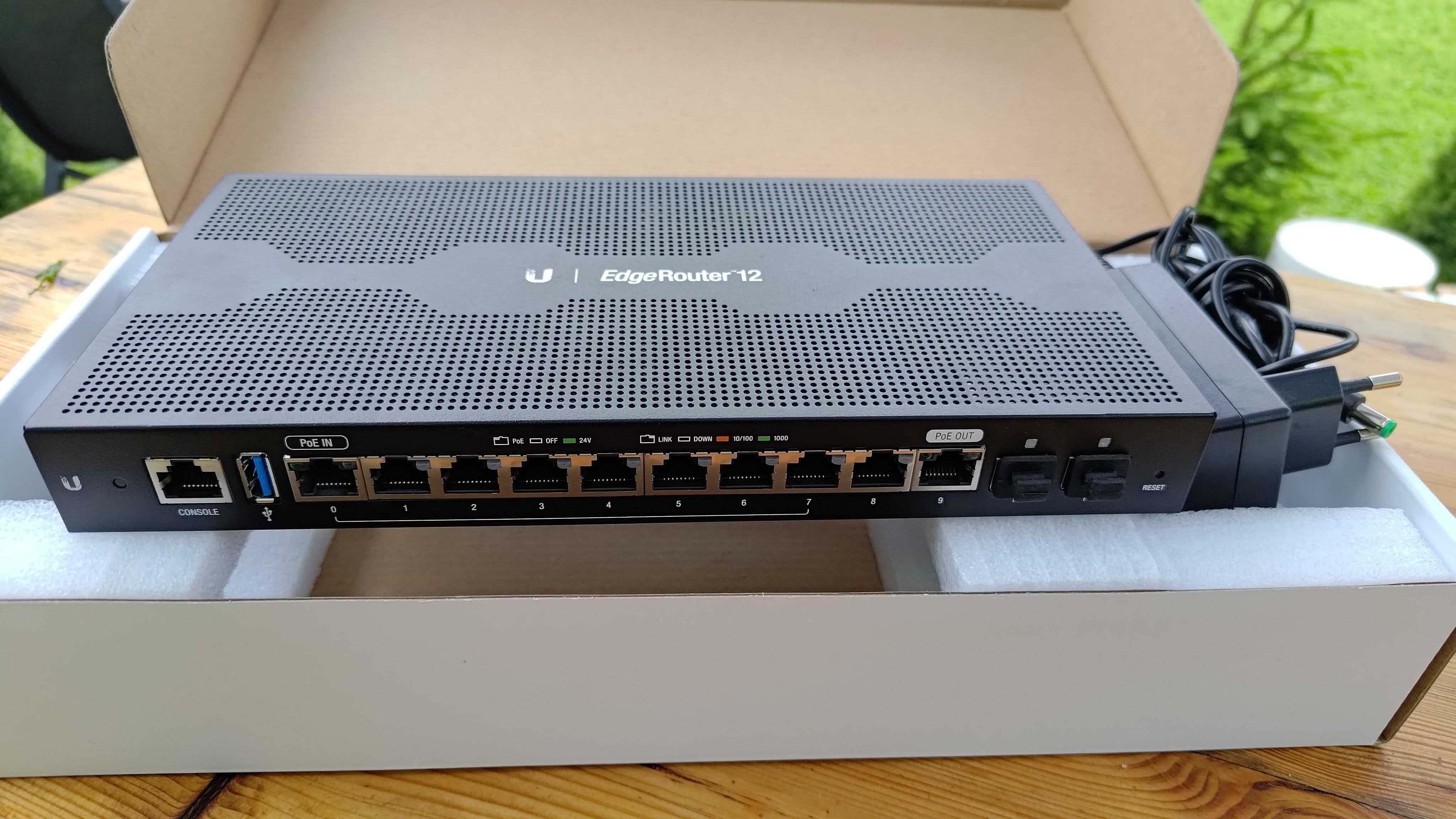Ubiquiti ER-12 | Router | EdgeMAX EdgeRouter, 10xLAN + SFP