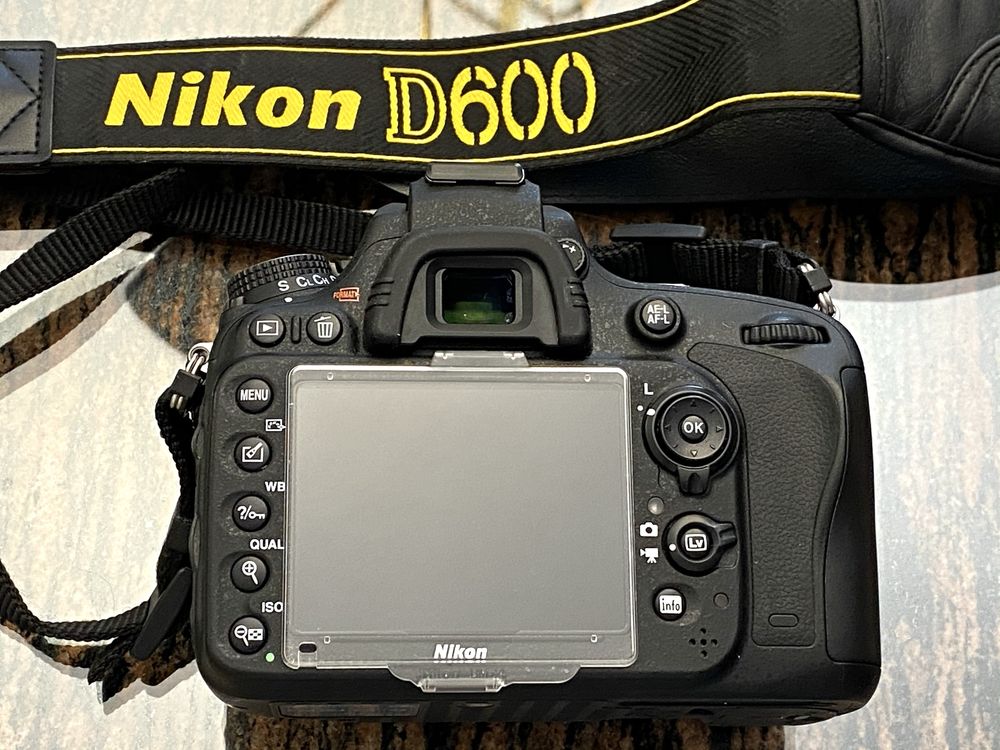 Nikon D600 + nikon sb-910 + nikon 24-70 + 50mm + grande angular