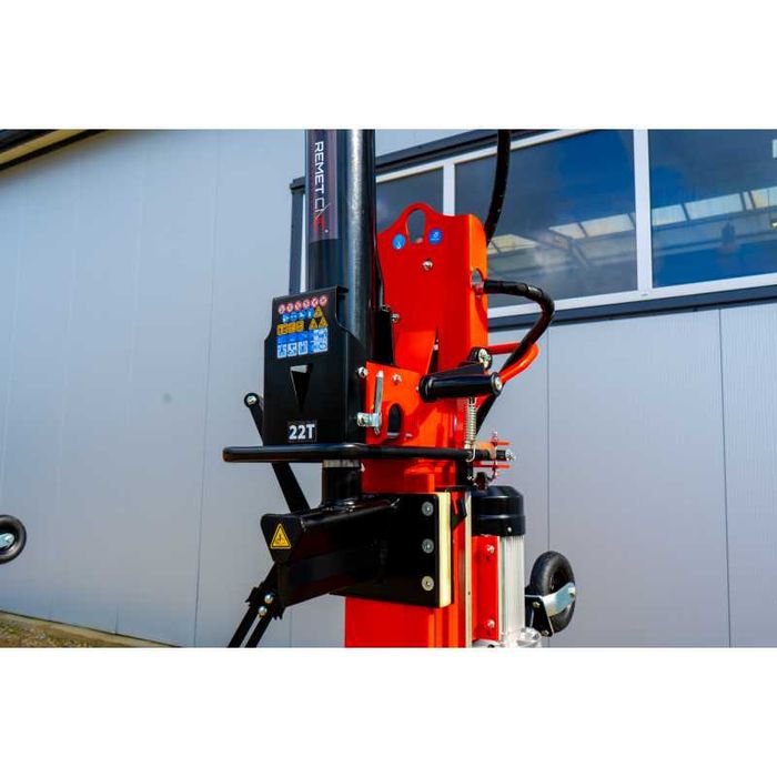 Rozdrabniacz do drewna#Łuparka Hydrauliczna nacisk 22Tony wysyłka