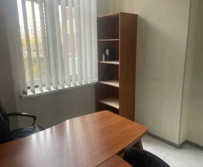 Оренда, офісне приміщення з ремонтом, окремий вхід, нф, 60 кв.м, метро