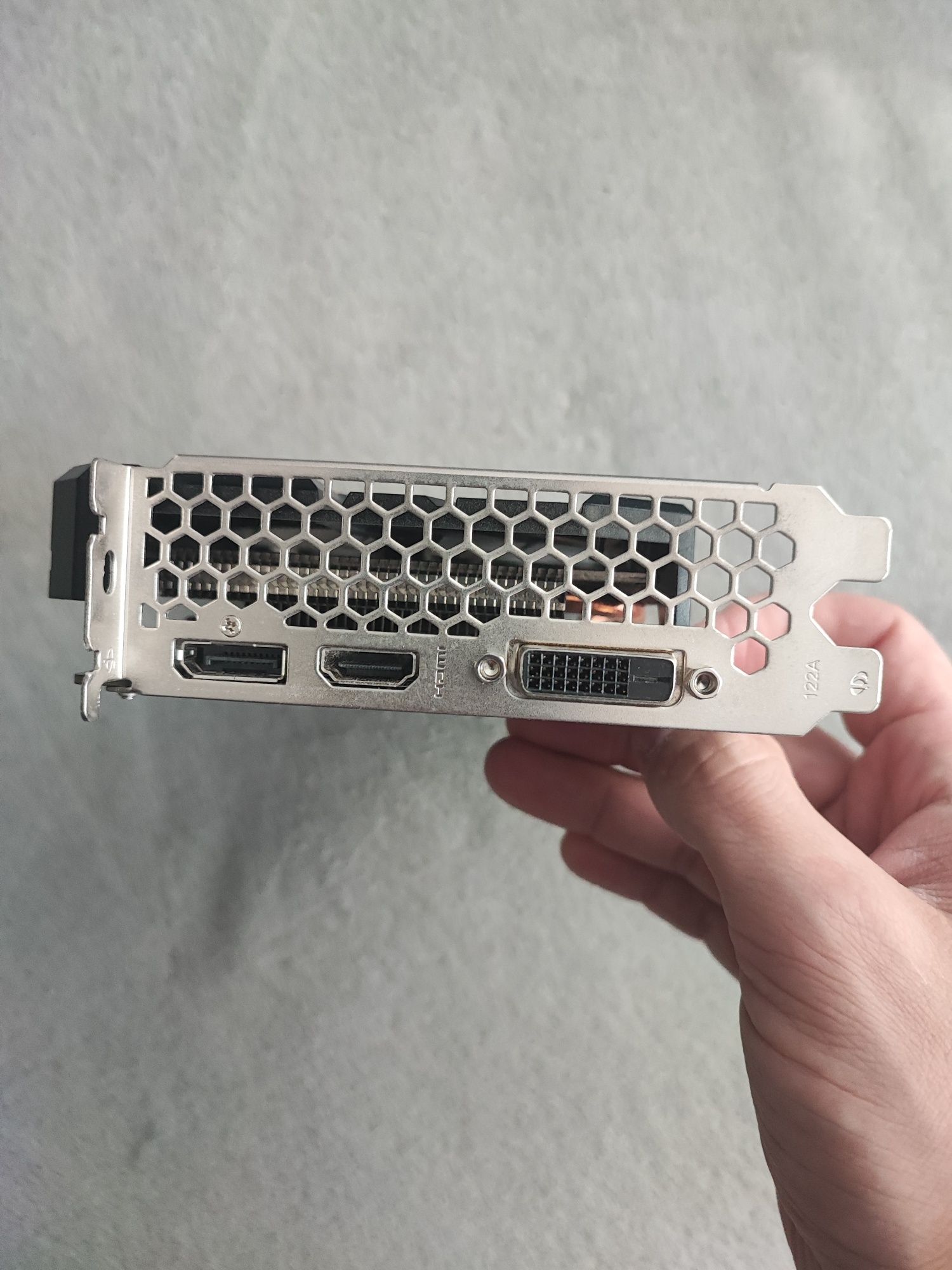 Відеокарта 1660ti Plait