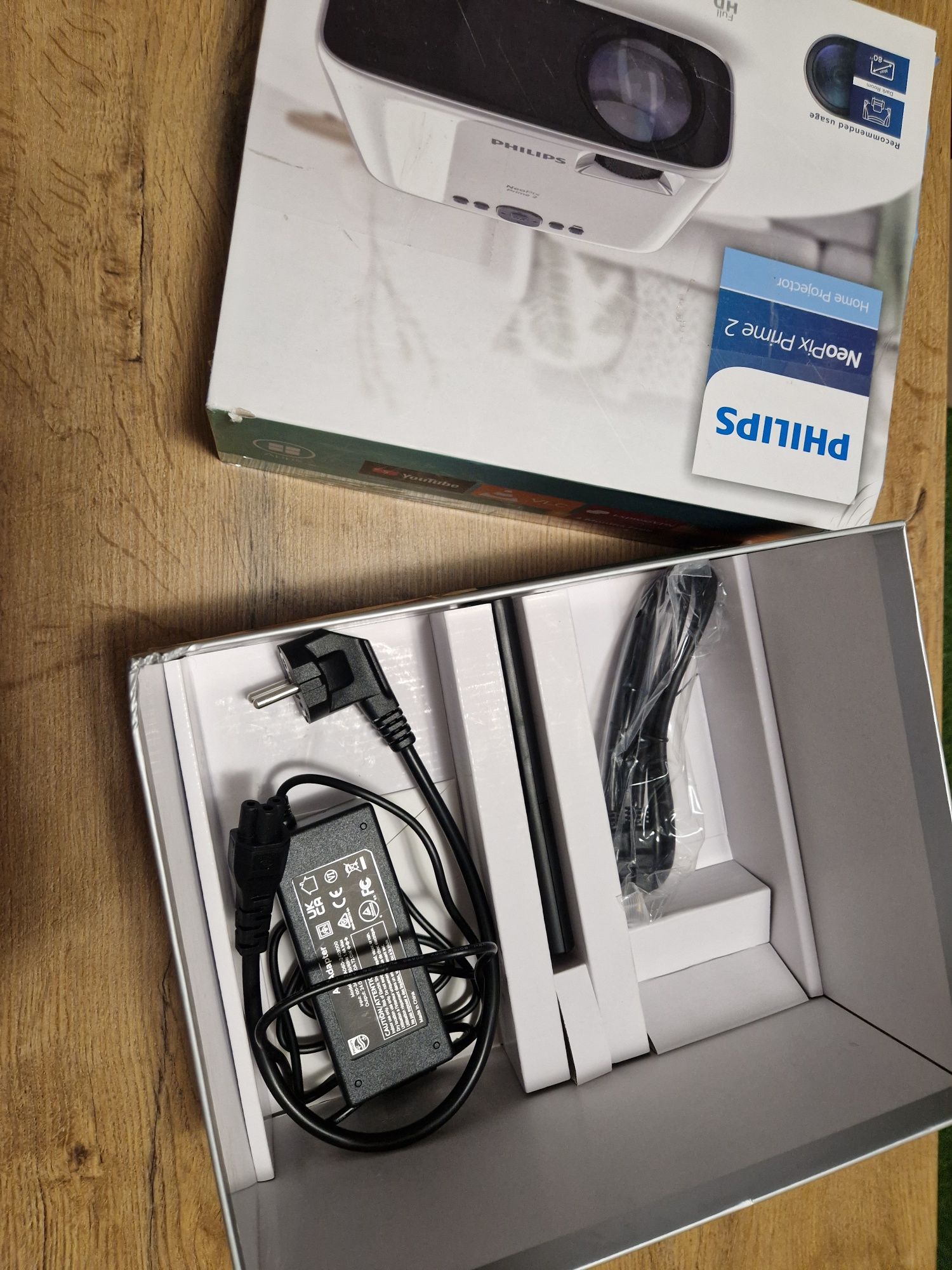 Projektor philips led. Wifi, android, bluetooth