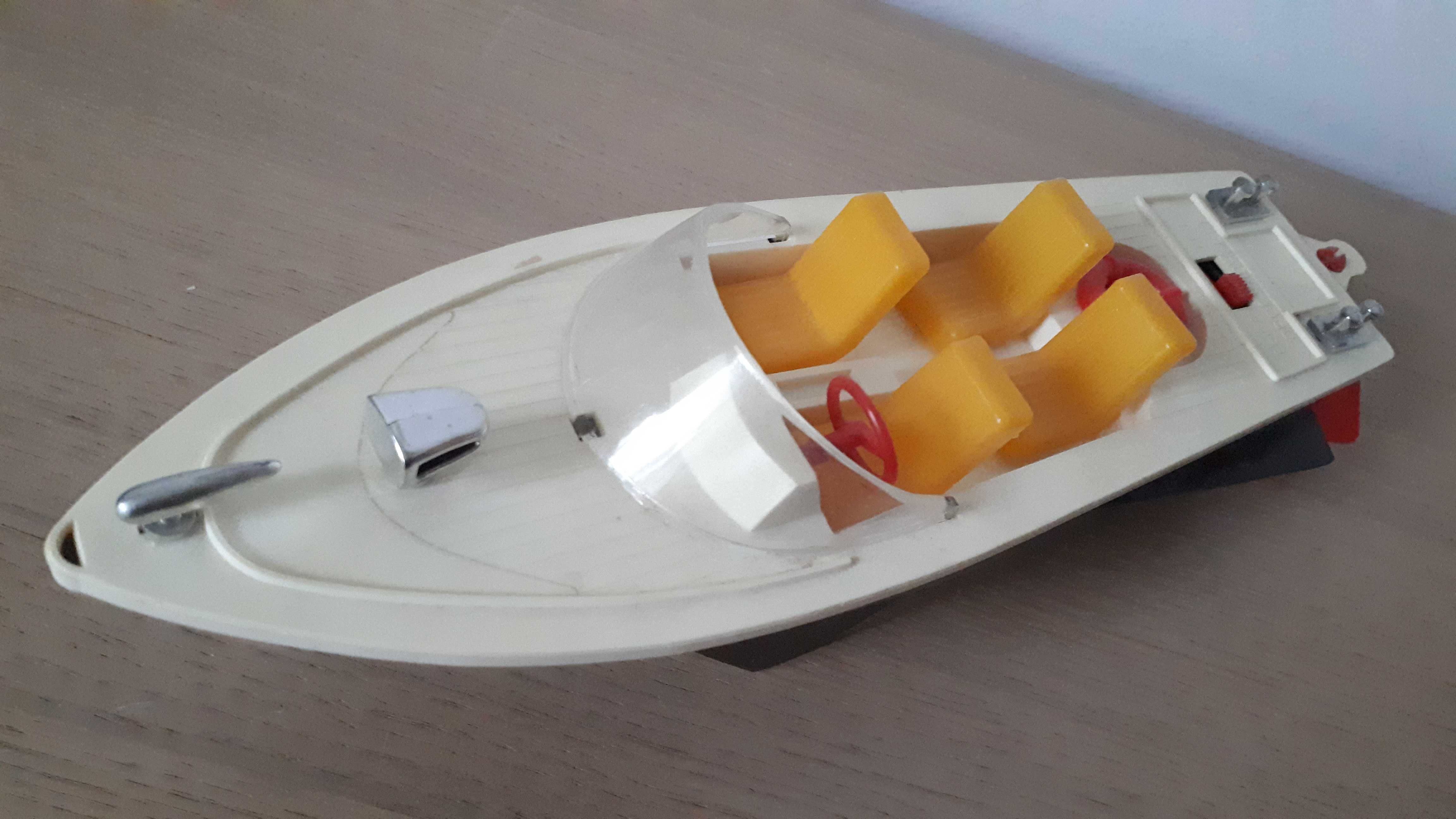 zabawka vintage łódź pływająca