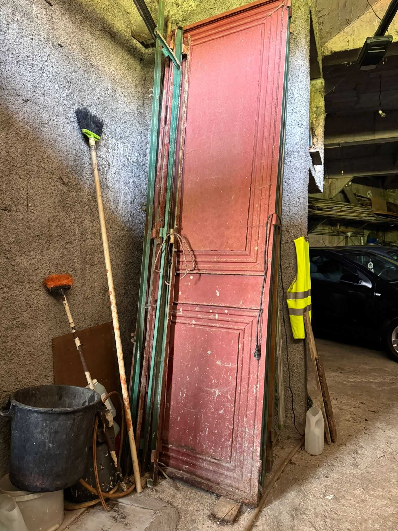 2 Portas em ferro (pintadas a verde) para garagem 3,5mx3,03m
