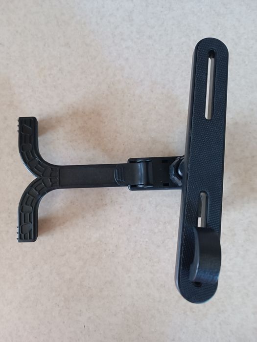 Держатель для планшета в машину