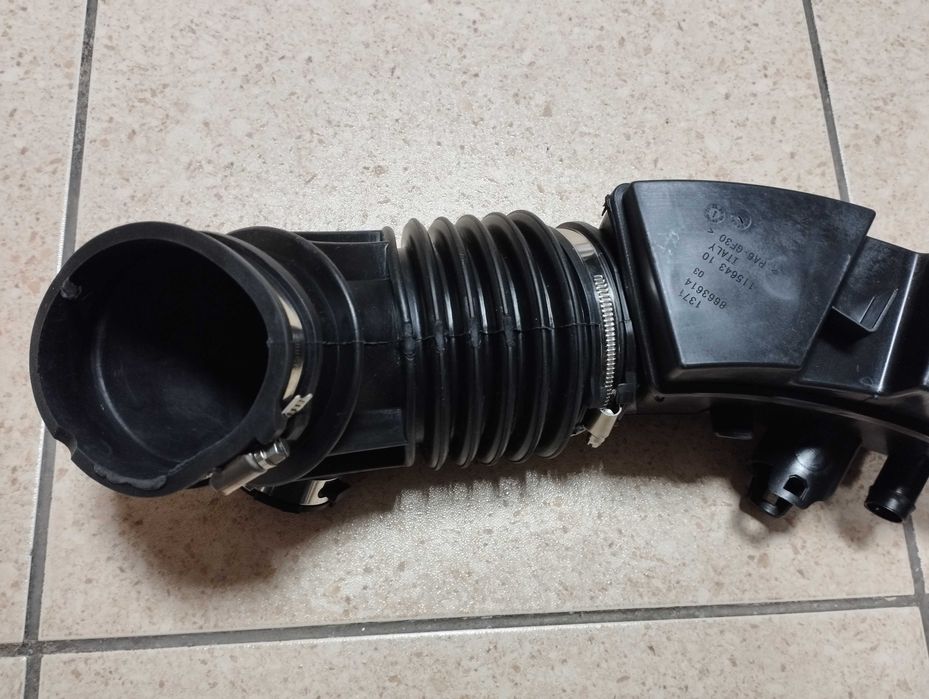 BMW X3 G01 G02 G30 G31 G32 G11 G12 Воздуховод від фільтра 13718663614