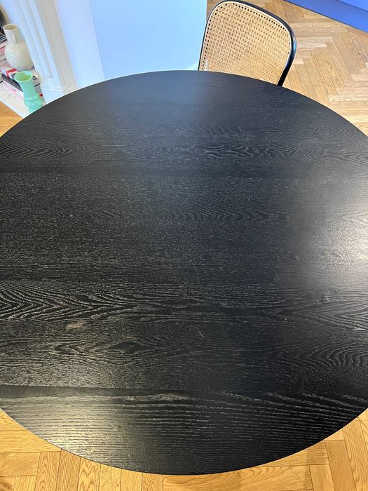 Okrągły stół do jadalni z drewna kauczukowego Yumi - WESTWING