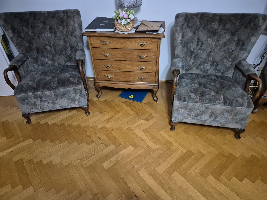 Fotele uszak na nogach ludwikowskich