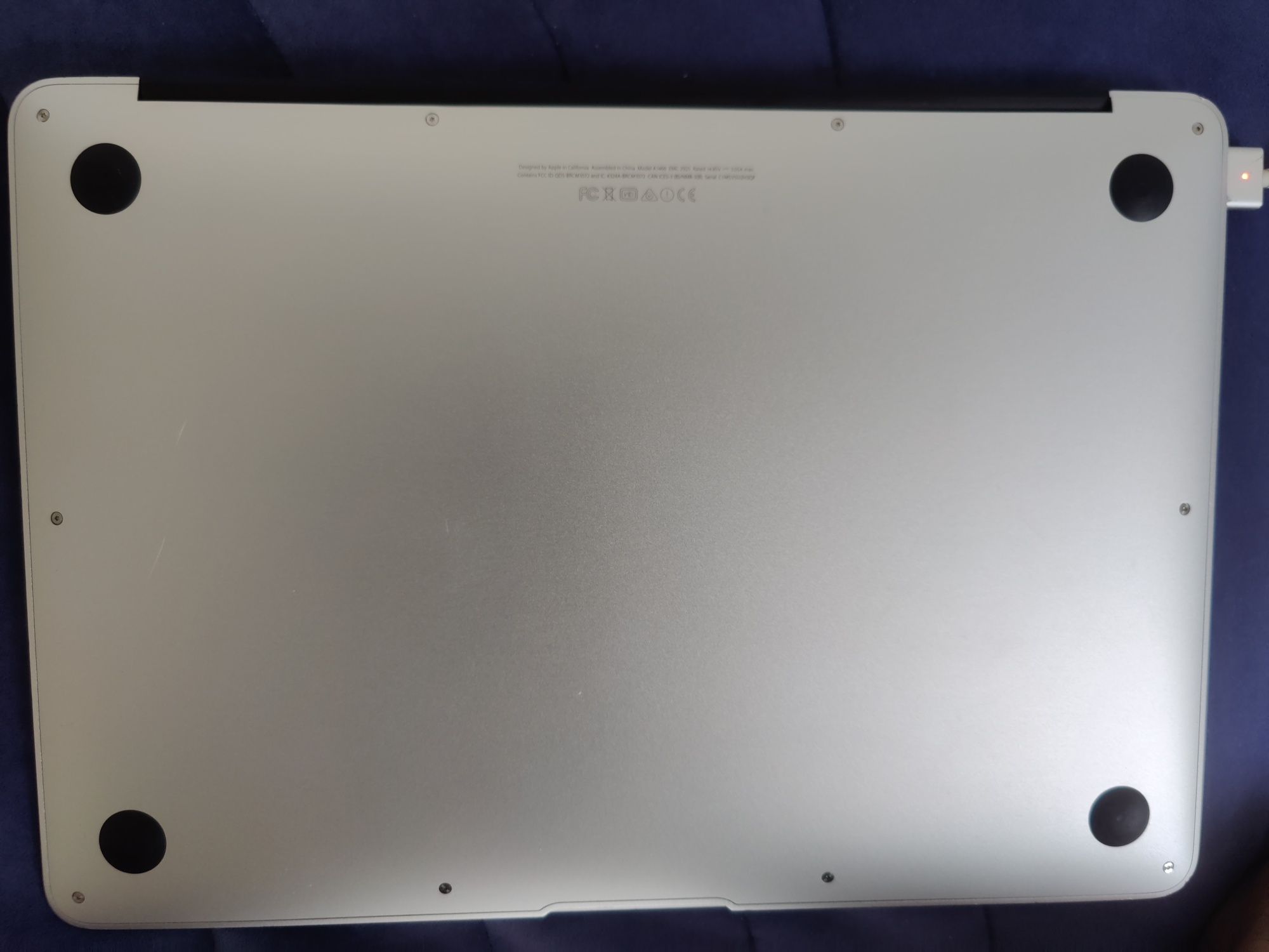 MacBook Air 13 (i5, 8gb, 256 gb)