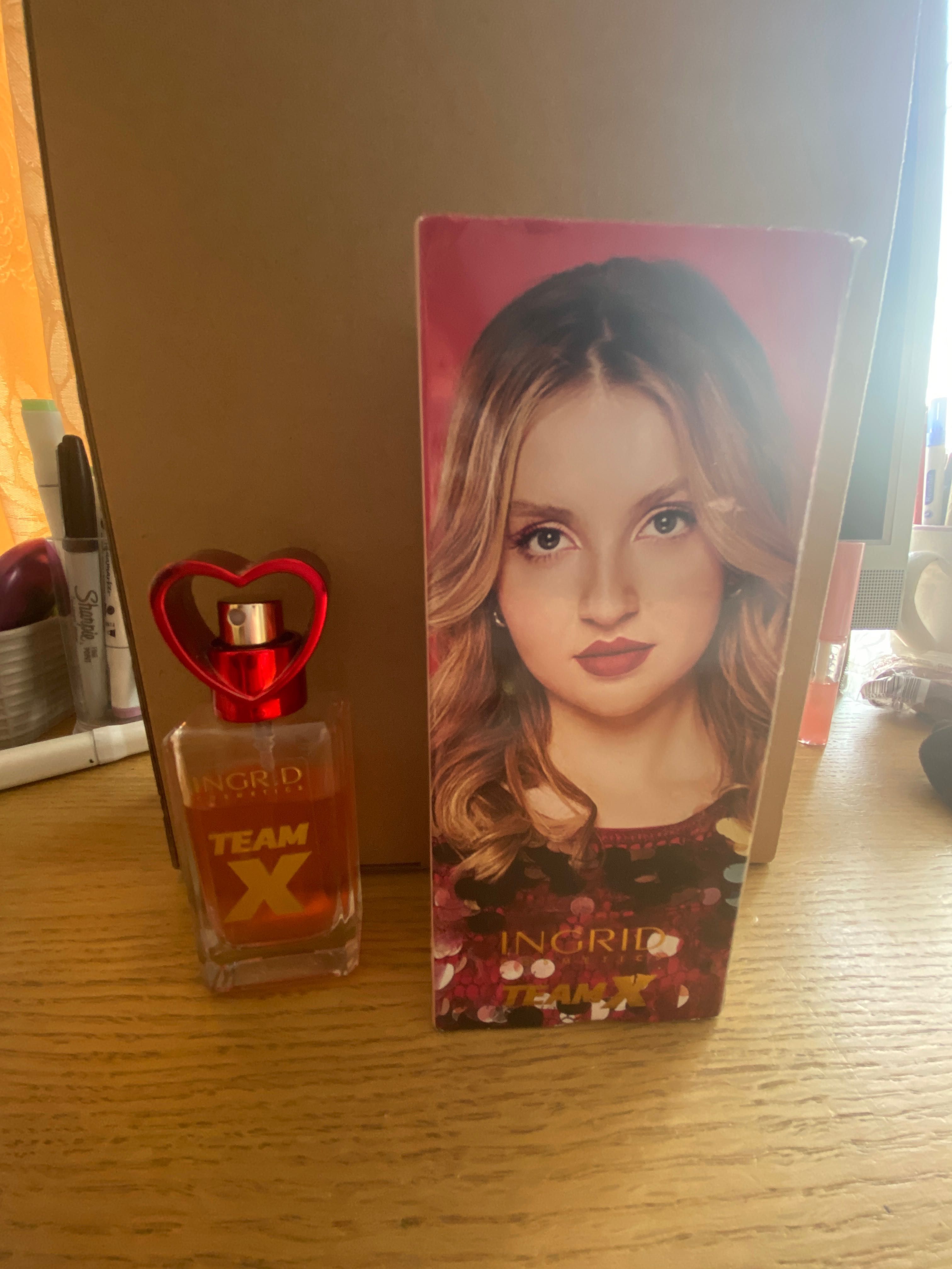 Perfuma Moniki team x