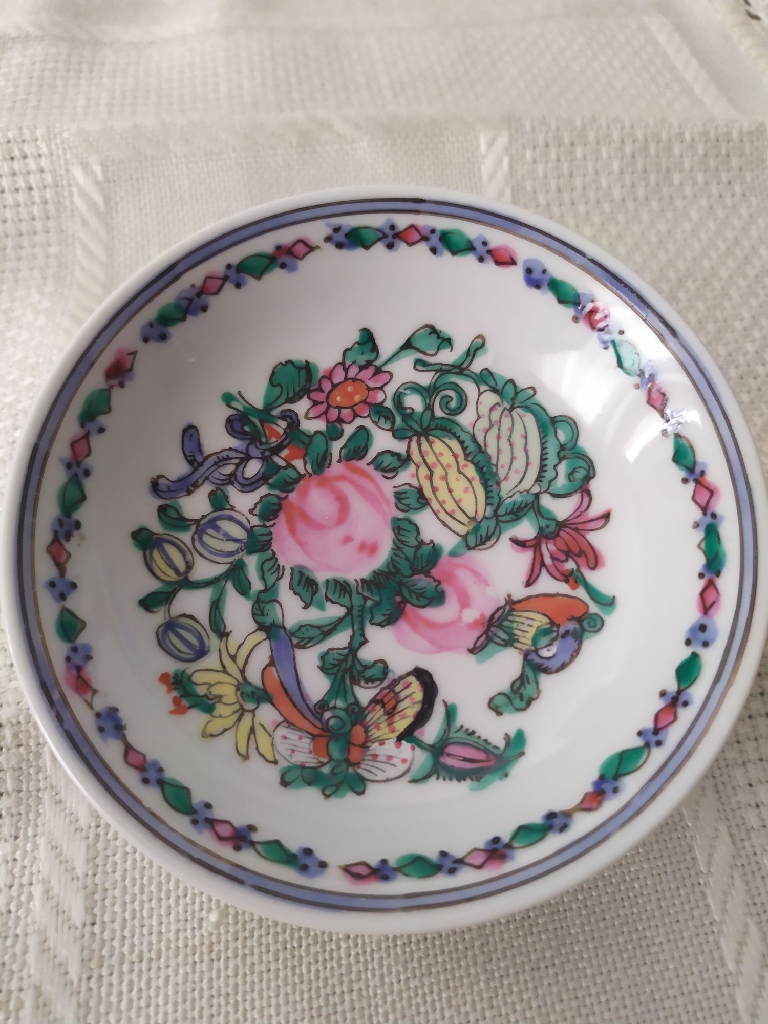 Porcelana fina Portuguesa e porcelana japonesa