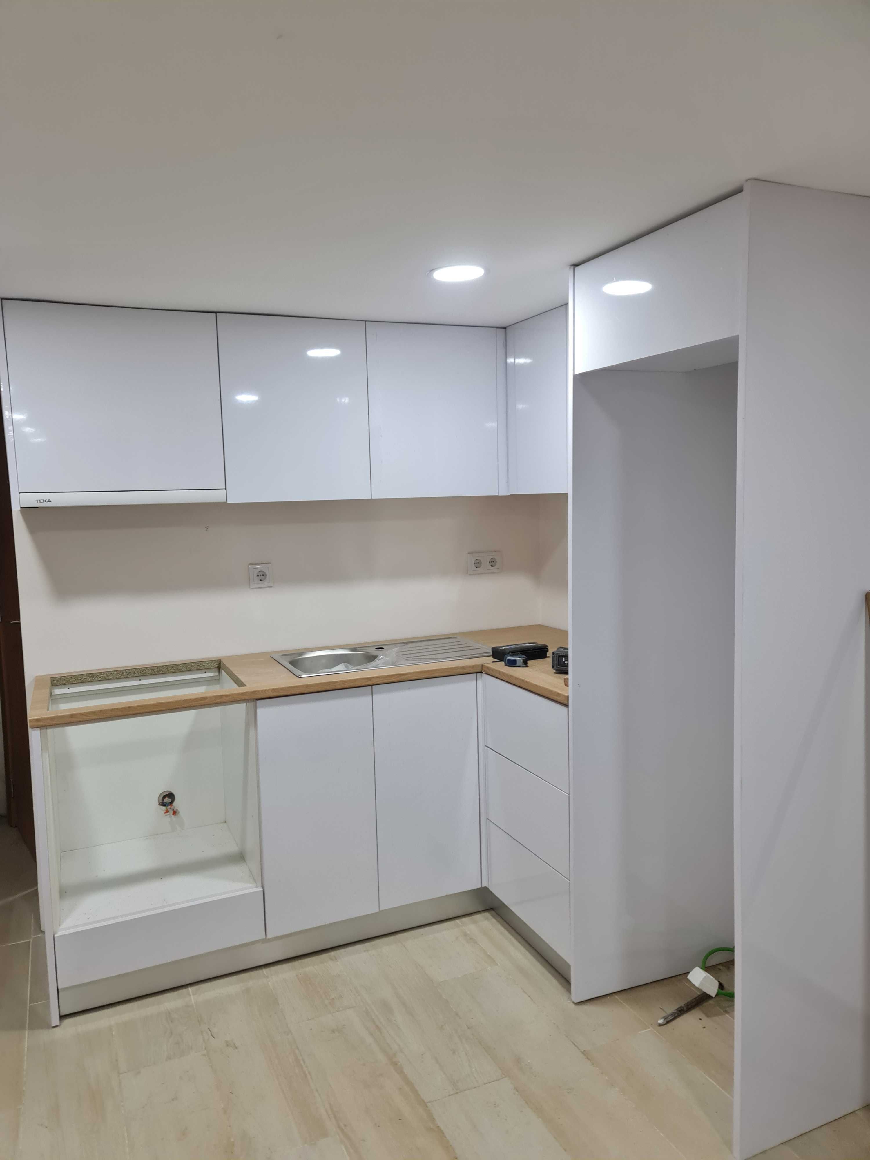 REPARAÇÃO De TELHADOS, Remodelação de interiores, construção civil.
