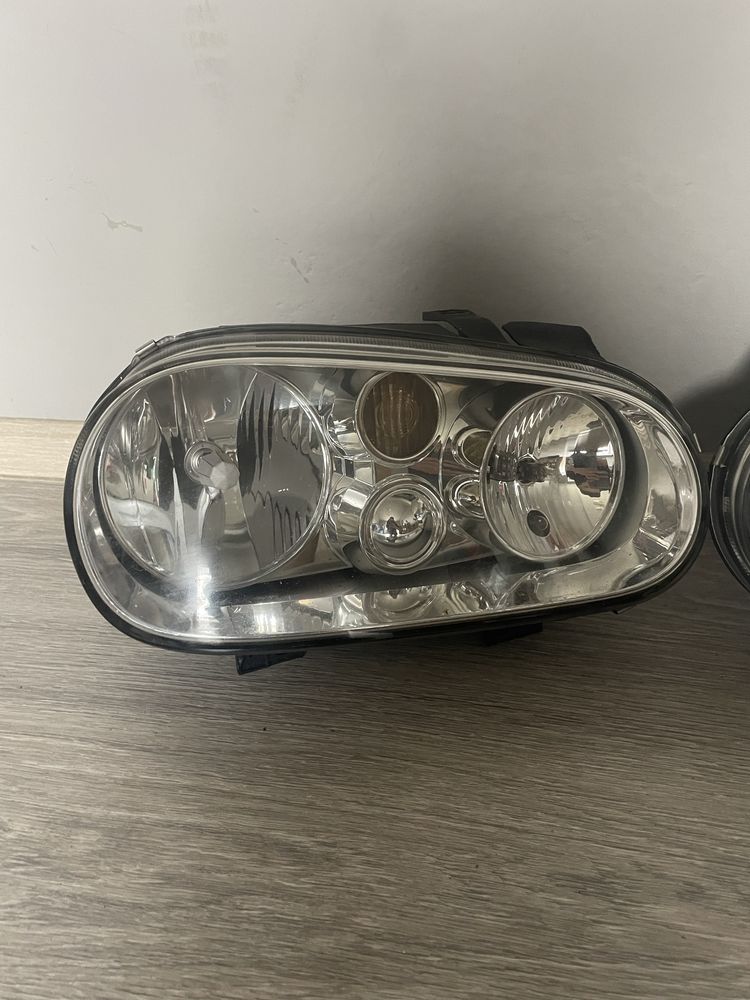 Lampy przednie golf 4