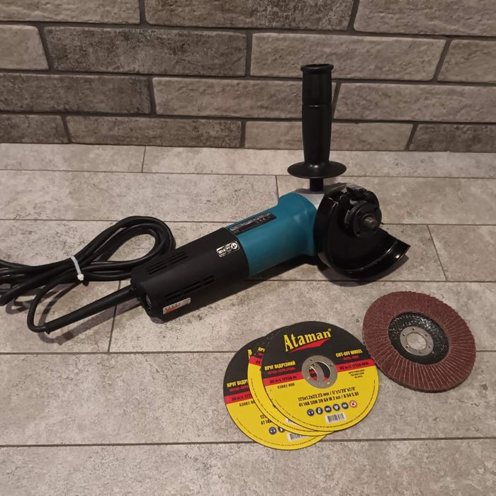 Кутова шліфувальна машина (болгарка) Makita 9565 CVR