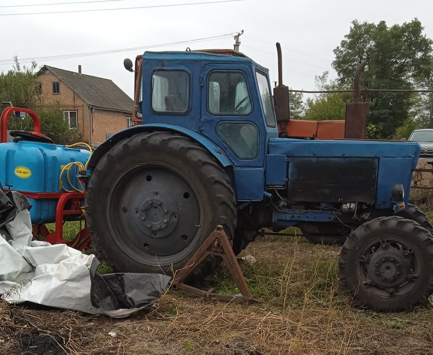 Продам трактор т-40 Ам з плугом та культиватором , з  документами .
