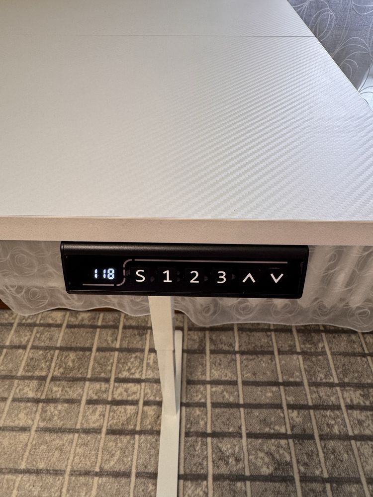Комп'ютерний стіл з електричним регулюванням HUZARO HERO 8.2 White Mal
